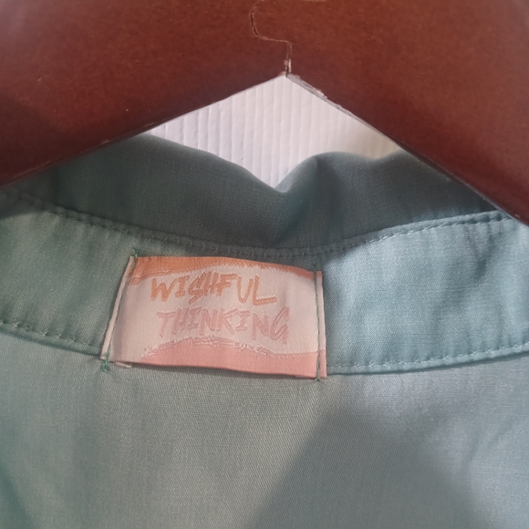 Elegant Seafoam Women's Blouse - Picture 2 of 7